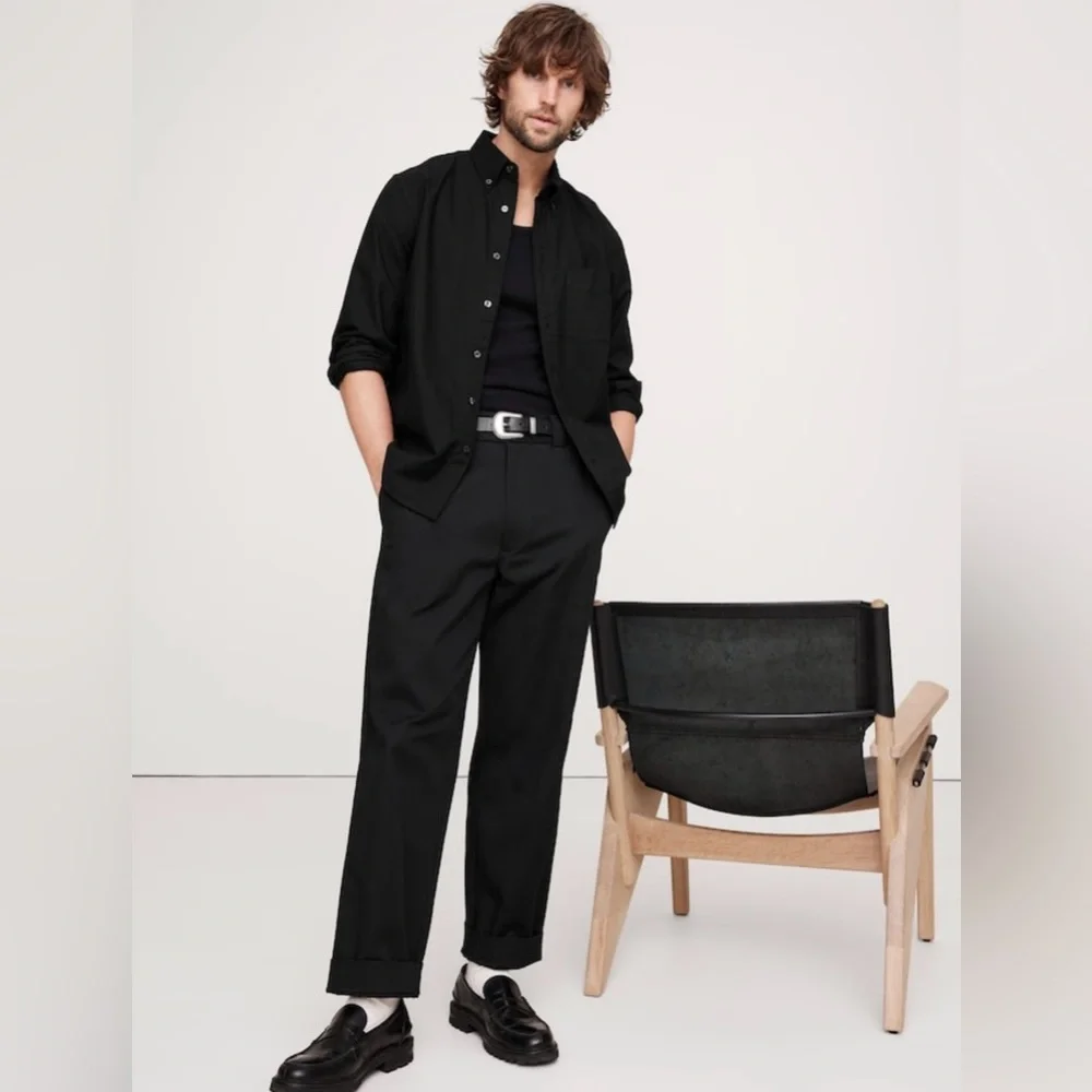 Medium Banana Republic Organic Black Casual Button-Down Shirt
